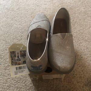 Youth Silver Glitter Toms